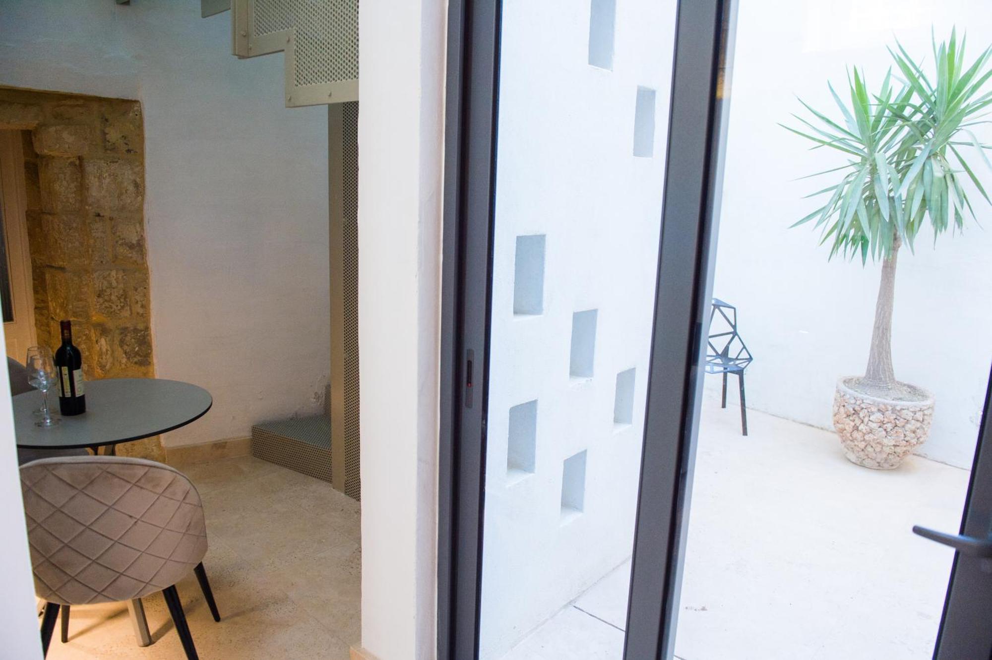 San Anton Suites Attard Eksteriør billede