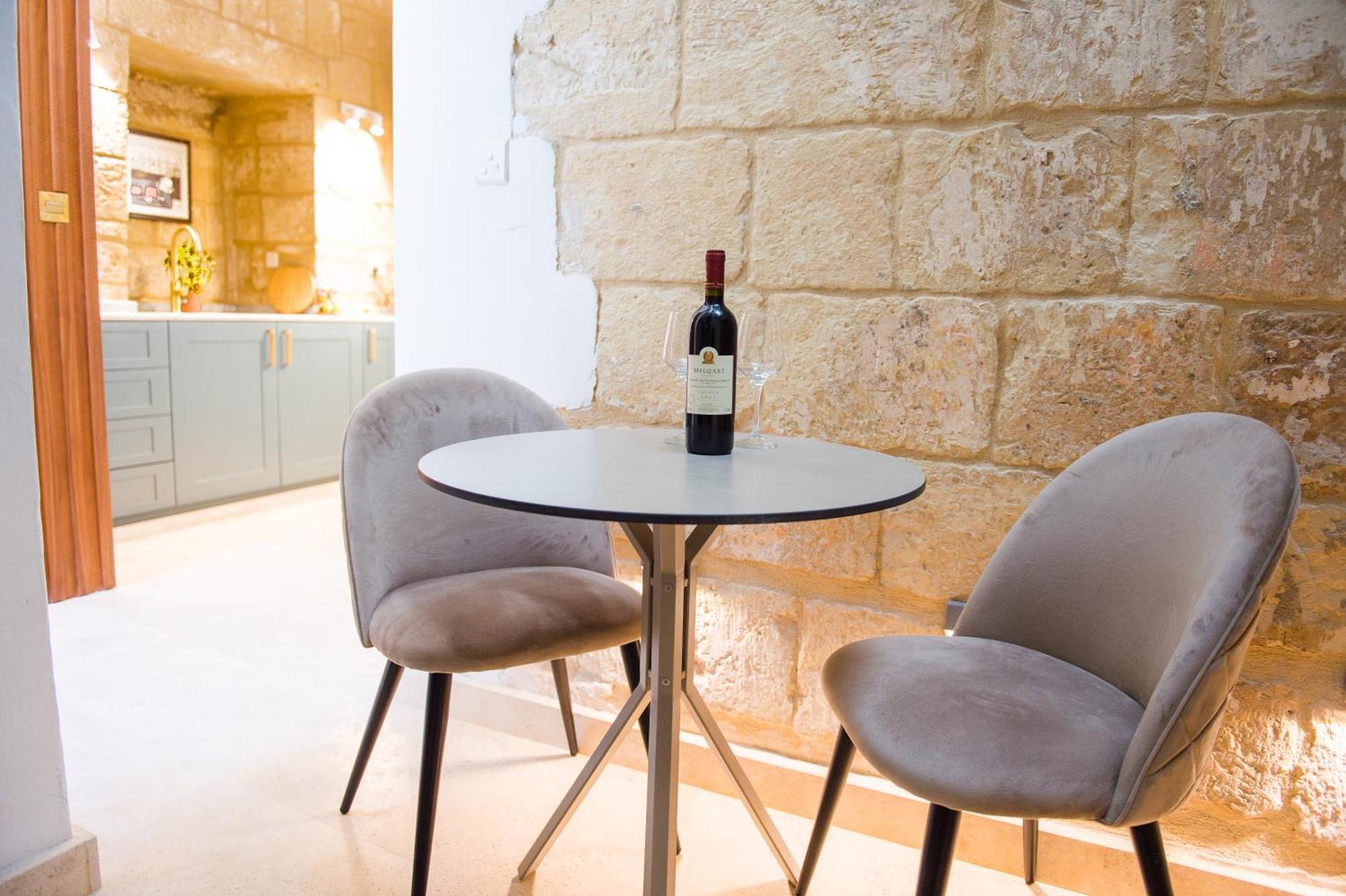 San Anton Suites Attard Eksteriør billede